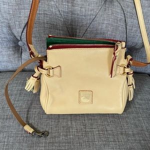 NWOT Dooney and Bourke crossbody